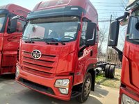 青岛解放 JK6中卡 260马力 4X2 6.8米仓栅式载货车(国六)(CA5180CCYP28K1L4E6)
