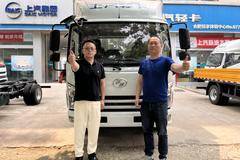 1台超越C300全柴动力142马力厢式载货车成功交付客户