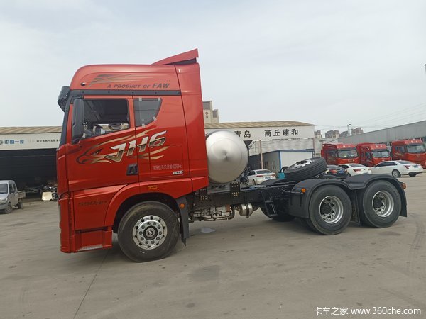 青岛解放 JH6 天然气牵引车590马力限时促销中