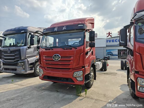 青岛解放 JK6中卡 240马力 4X2 6.8米栏板载货车(CA1180P28K8L2E6A90)