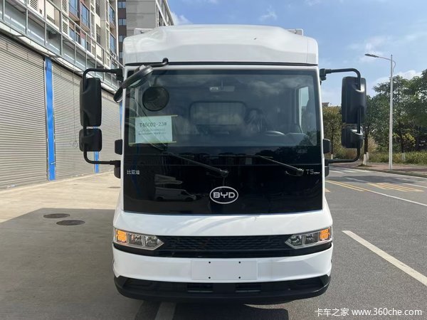 可油可电无续航焦虑 比亚迪T5DM轻卡综合续航可达650KM