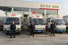 恭喜食品公司喜提3台江铃顺威双排厢车。祝生意兴隆！财源广进!