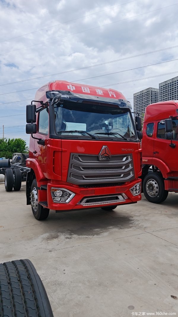 中国重汽 豪沃NX 240马力 4X2 6.75米栏板载货车(国六)(ZZ1187K511JF1)