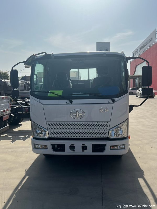 解放 J6F 140马力 3.78米排半栏板轻卡