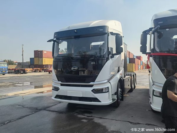 比亚迪Q3 6X4 纯电动牵引车 弗迪573kWh