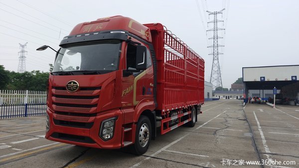 一汽解放 J6G 领航版 360马力 4X2 6.75米仓栅式载货车