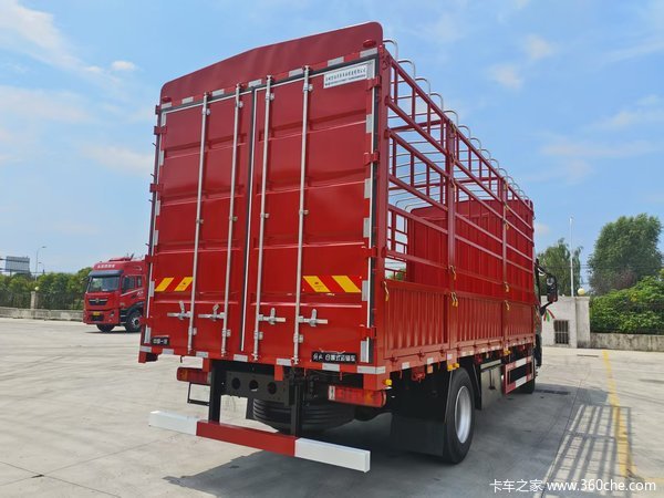 盐城佳运之星 恭贺王老板喜提新车 日进斗金!