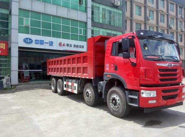 青岛解放 天v重卡 375马力 8x4重型自卸车 在龙岩市龙昌汽车贸易有限