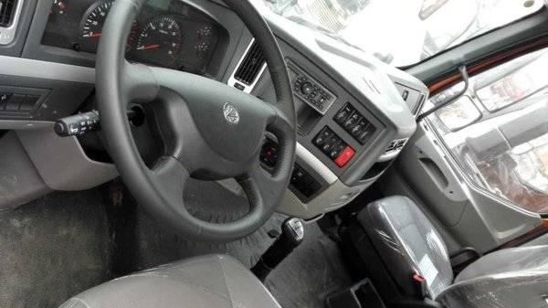 东风柳汽 乘龙m7重卡 400马力 6x2 牵引车(潍柴) 在正定县柳汽汽车