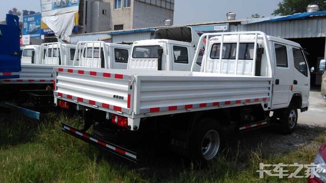 小吨位可进城 宁波唐骏欧冠轻卡促销中