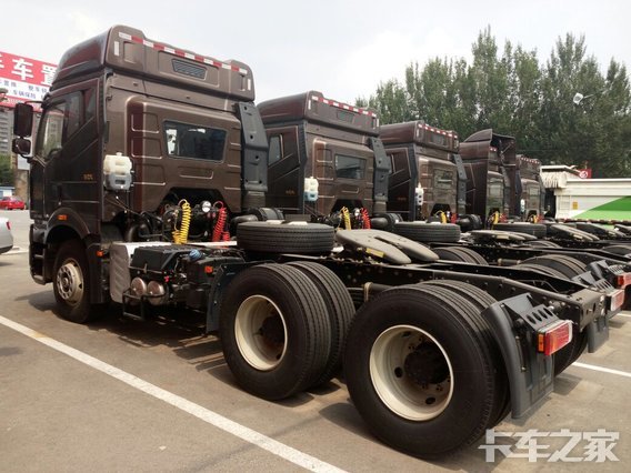 仅售35.6万元 吉林解放J6P牵引车促销中