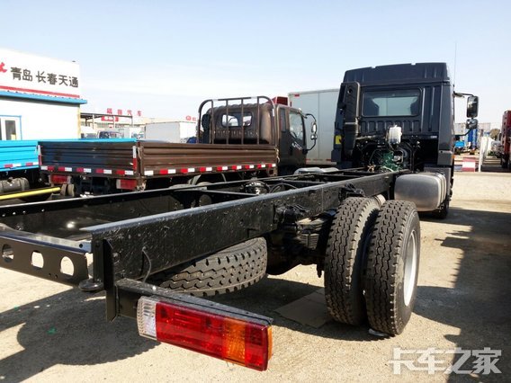 新车上市 龙V220马力载货车登陆吉林省