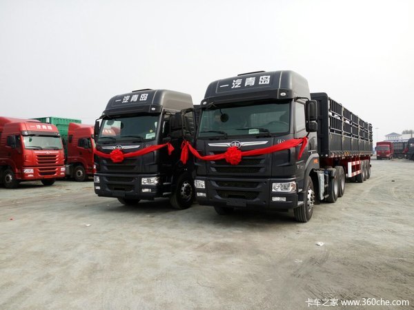 现场交车10台 青岛解放天V牵引车交付