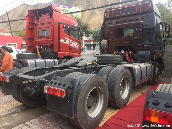 新车到店 兰州解放J6P牵引车仅售35.8万