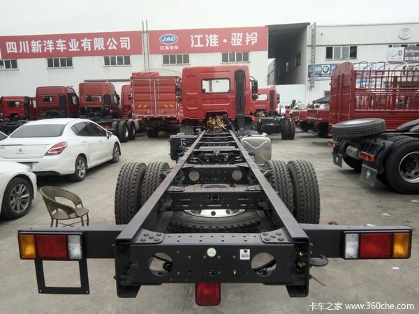 直降0.8万 成都东风乘龙M3底盘车促销中