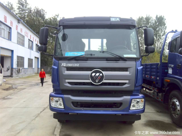 新车到店 菏泽瑞沃高端载货车火热促销