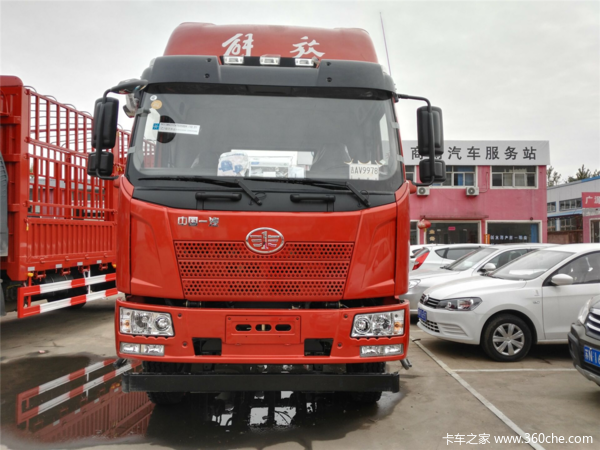 一汽解放J6L国五载货车底盘新车到店