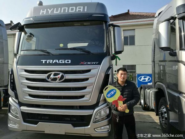 现场交车 盐城恒亚公司牵引车交付客户