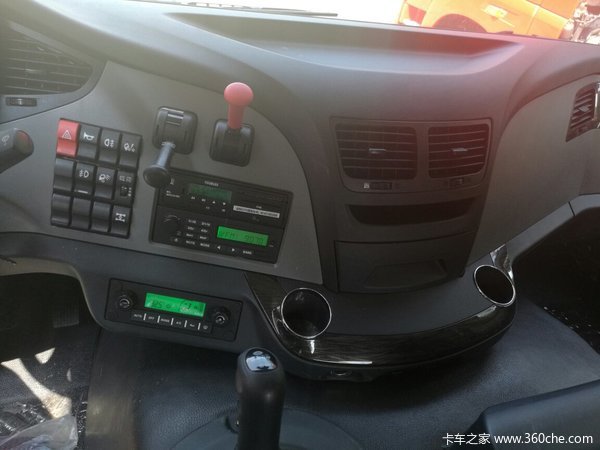 直降0.5万元 杭州解放J6P牵引车促销中