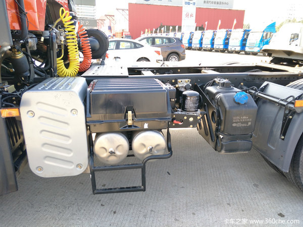 2台国五解放J6P 460领航版到店