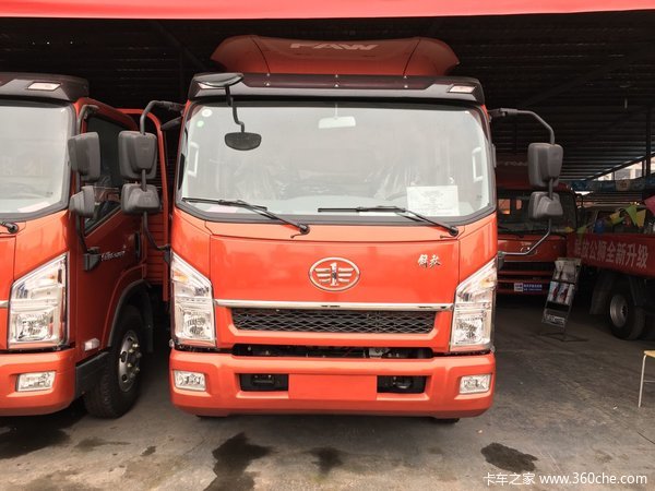 直降0.8万 重庆解放公狮载货底盘促销中