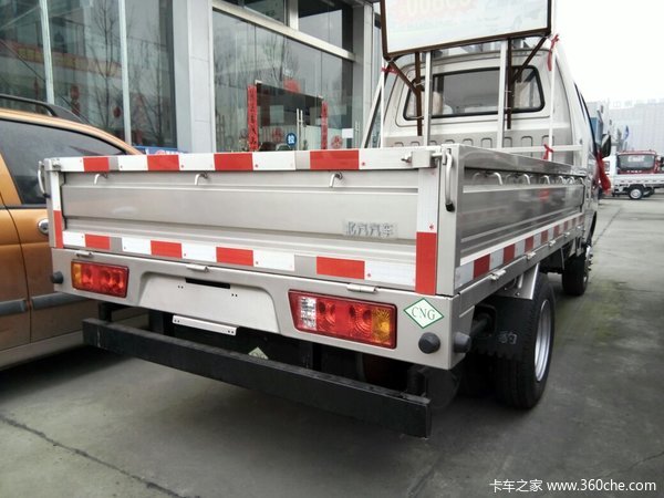 直降0.3万 成都黑豹双排栏板微卡促销中