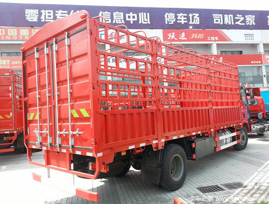 仓栏运输车,新车到店