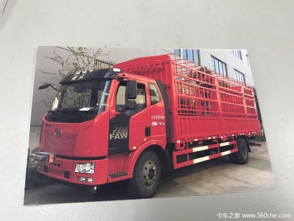 仓栏运输车,新车到店