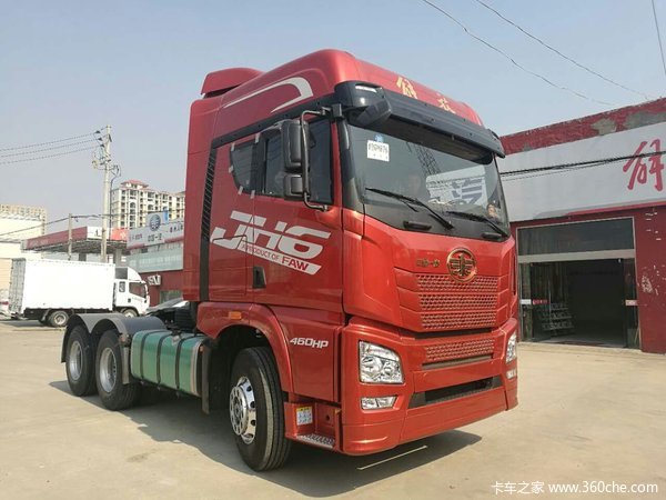 现场交车 泰州青岛解放jh6牵引交付客户