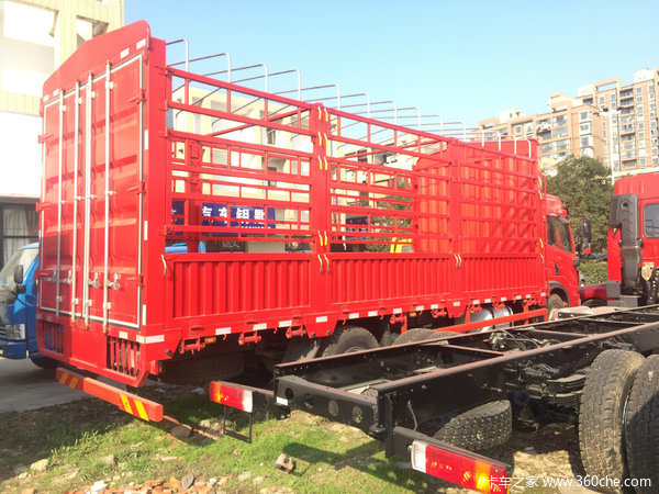 龙V180马力仓栏车今天交车