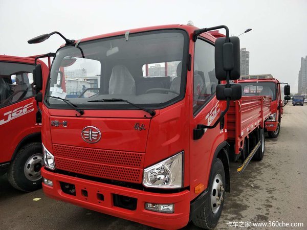 解放j6f5米2单排栏板车今日到店