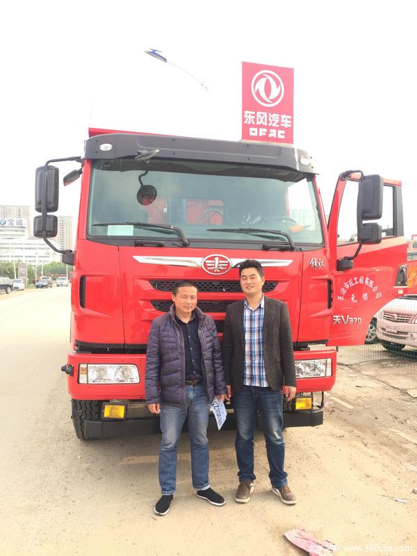 天V8×4自卸车今天交车