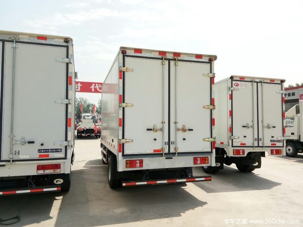 直降1万元 济宁同鑫领航1载货车促销中