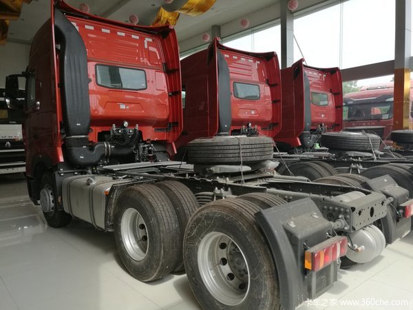 新车到店 杭州重汽豪沃T7H牵引车37.2万