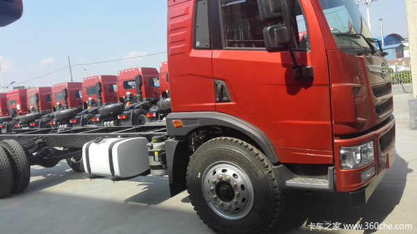 青岛解放 龙v中卡 180马力 4x2 6.8米载货车(ca1169pk2l2e5a80)13.