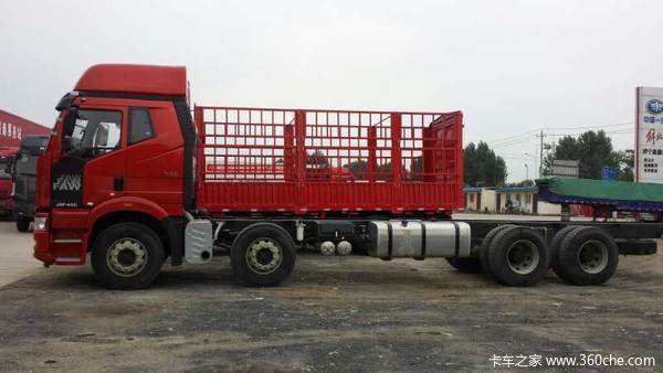 新车到店 济宁解放J6P载货车自重9.6吨