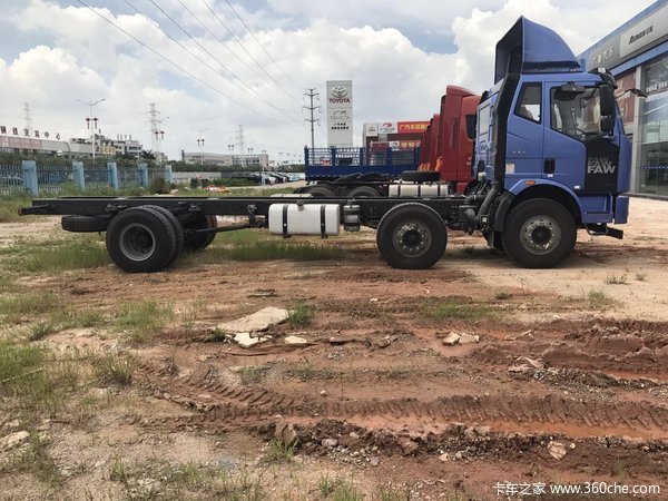 新车到店,大优惠活动