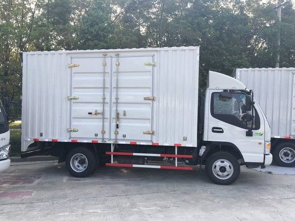 2米单排厢式轻卡(国五)新车抵达淮安市起富商贸发展有限公司(江淮康铃