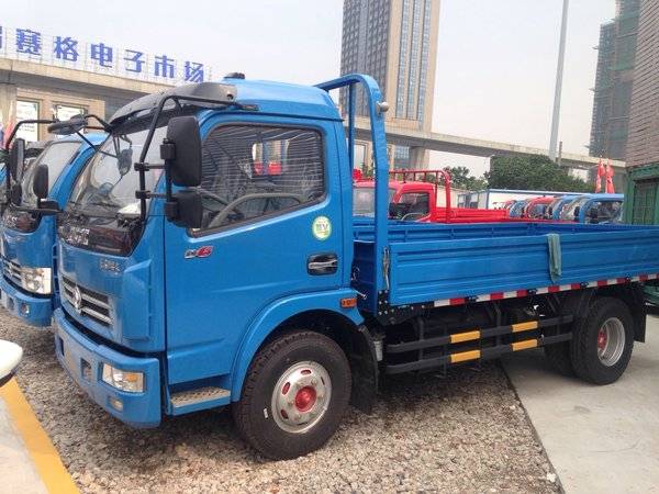 新车钜惠无锡东风多利卡栏板售958万