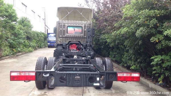 新车到店 上海东风多利卡D9底盘13.68万