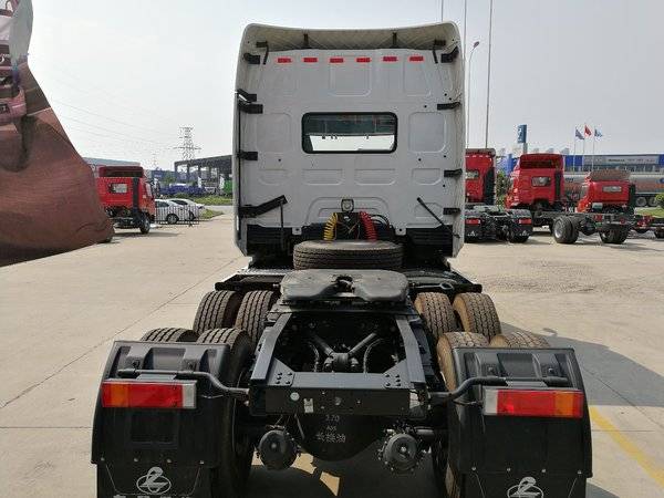 金秋送福 商丘乘龙T7牵引车钜惠0.8万元