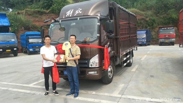 南充九邦汽车销售公司交车仪式顺利进行