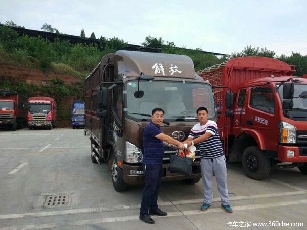 南充九邦汽车销售公司交车仪式顺利进行