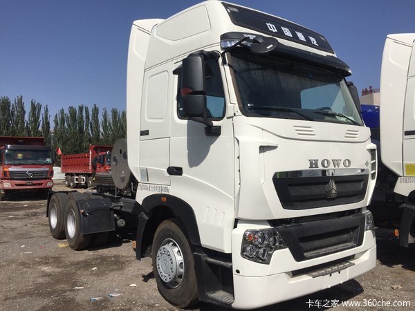 新车到店 HOWO T7H牵引车仅售39.8万元