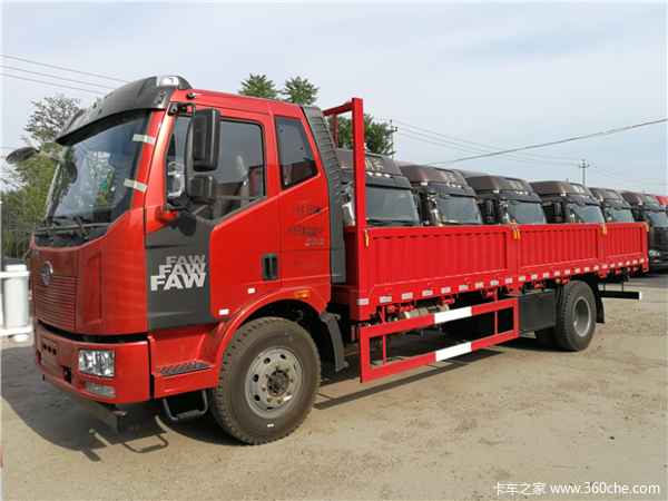 一汽解放j6l68米平板车低价热销