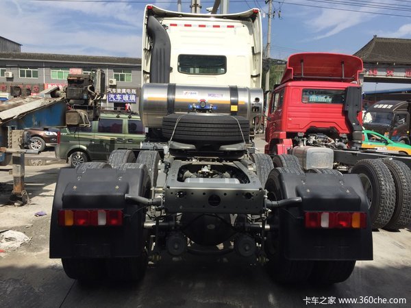 直降1.0万元 西安HOWO T7H牵引车促销中