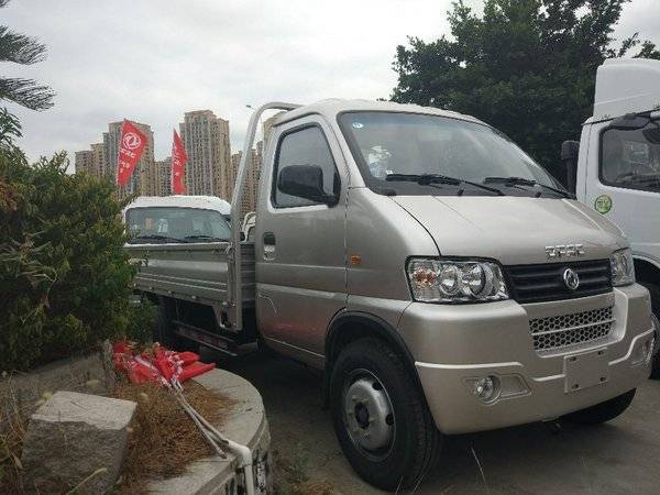 新车到店 小霸王w单排栏板仅售5.18万