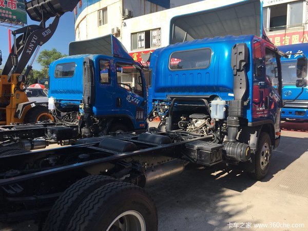 直降0.4万 桂林J6F载货车年底冲量降价