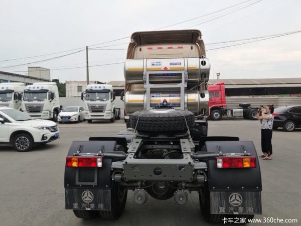 直降1万 上海重汽豪瀚J7G天然气牵引抢购