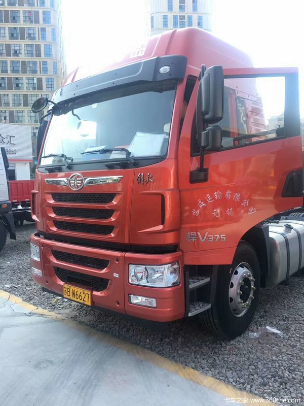 青岛解放悍V375牵引车今日交车